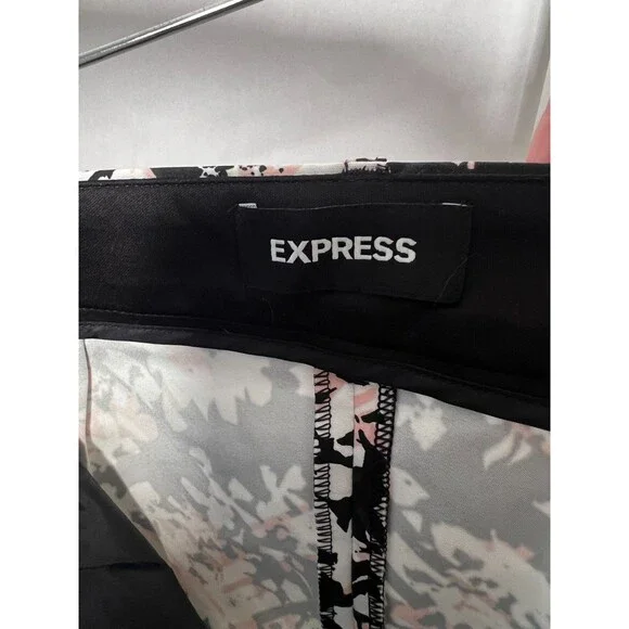 Express Floral Shorts Womens 6 Pink Black White Belted 3 in Inseam High Rise NWT - Picture 2 of 12